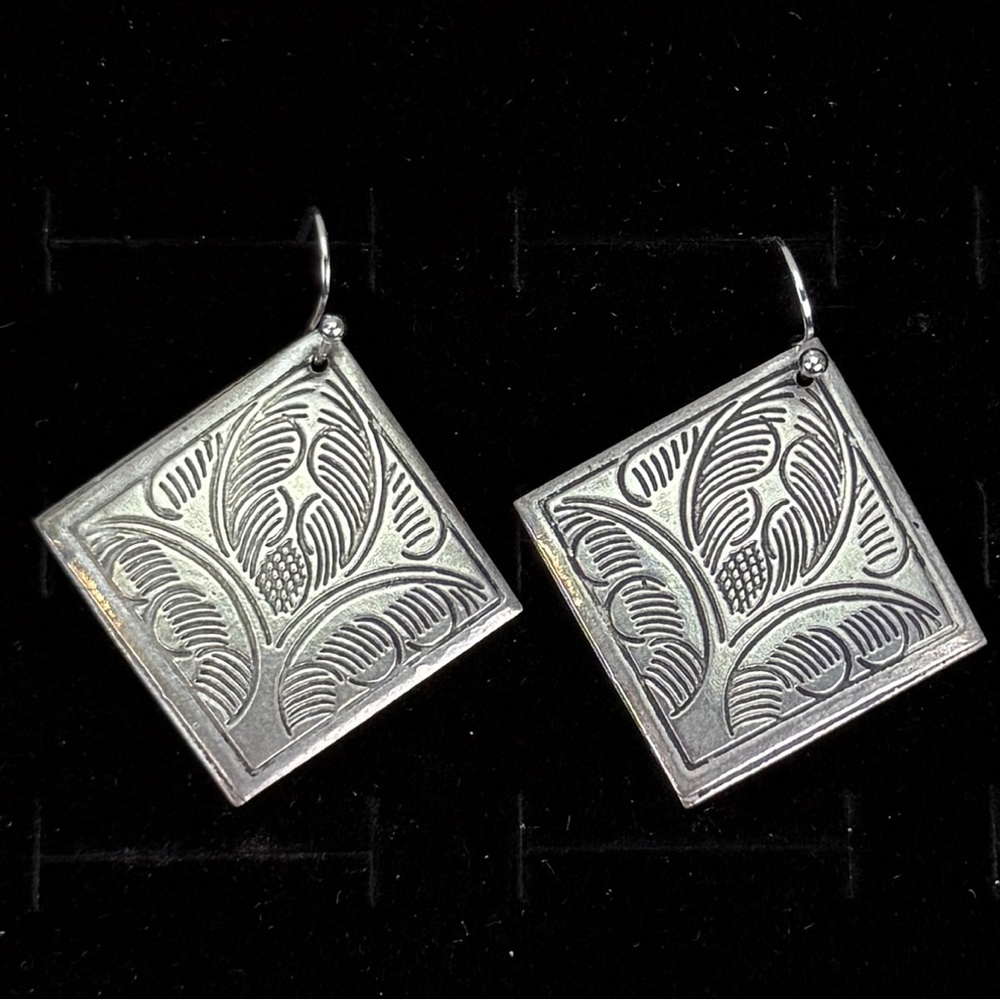 Bohemy Chic Lightweight Silvertone Geometric Pier… - image 1